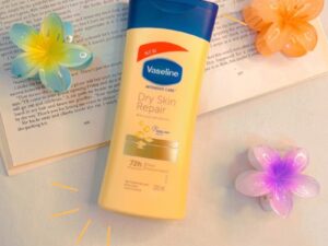 Vaseline Dry Skin Repair Lotion