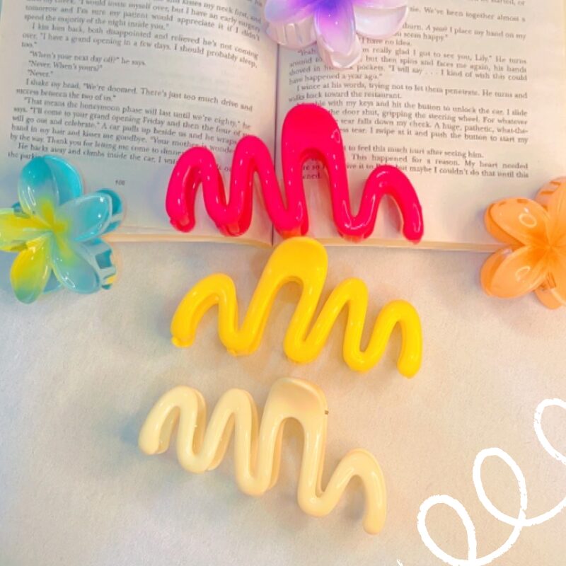 Large Curly Claw Clip